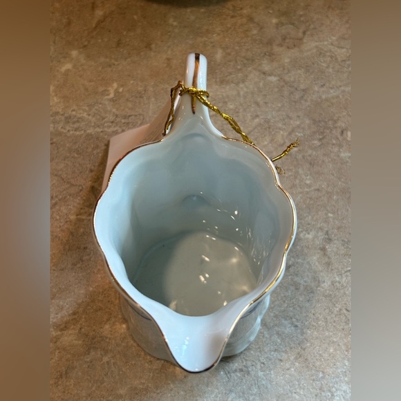 I. Godinger & Co. 4.5" Gold Trimmed Porcelain Blue Belle Pitcher NWOB - Picture 8 of 9